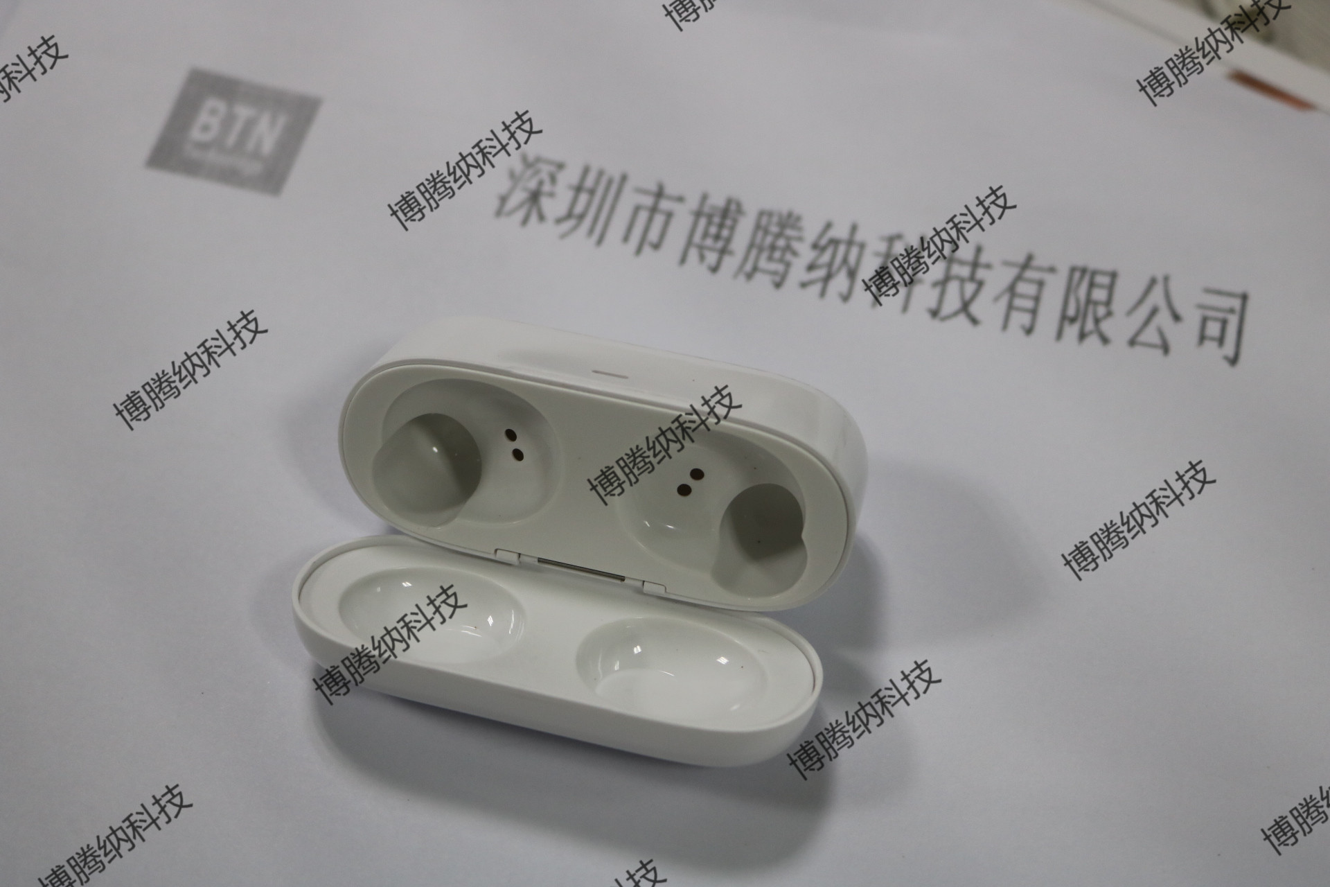 TWS無(wú)線(xiàn)藍(lán)牙耳機(jī)_注塑加工