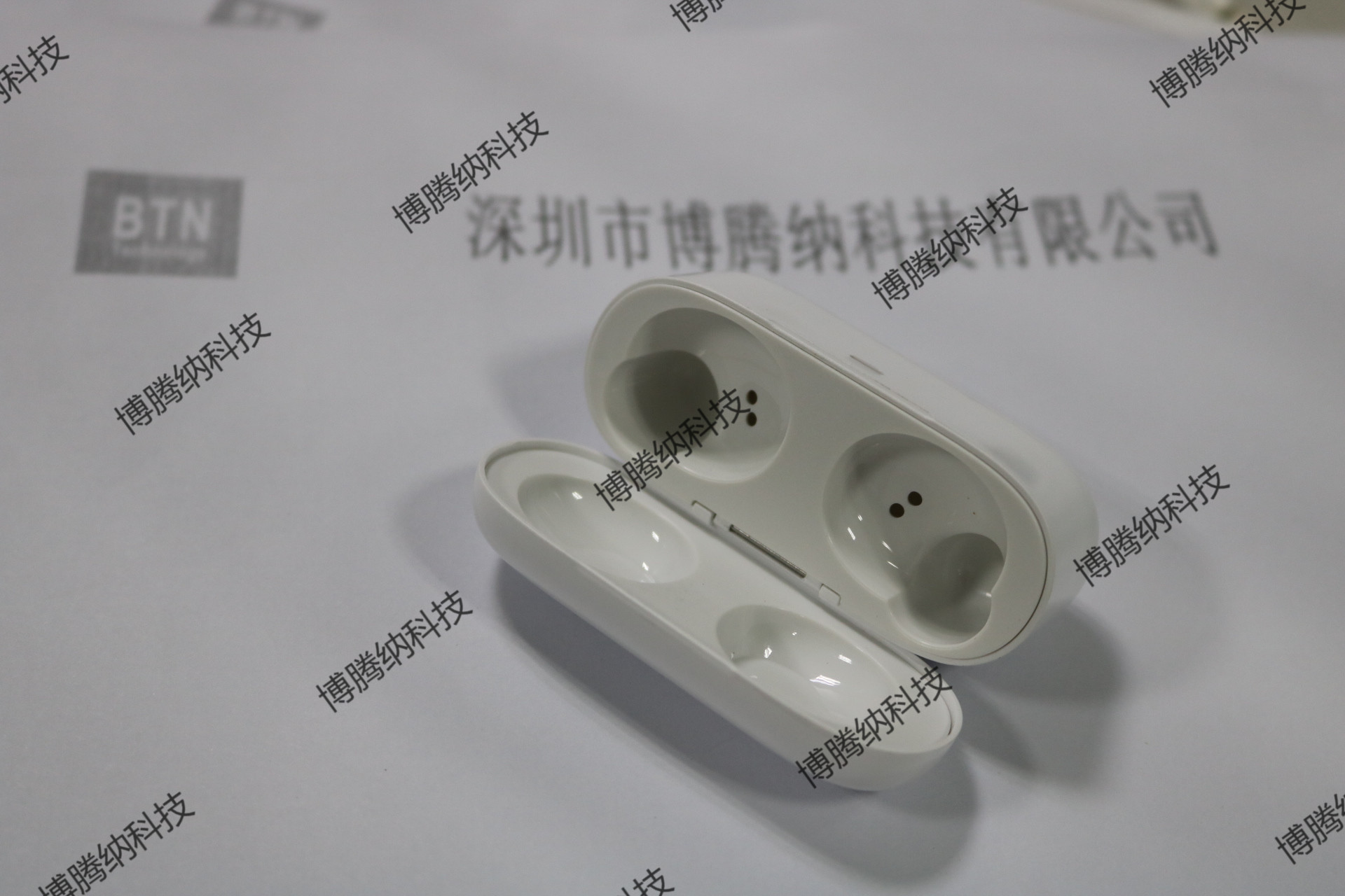 TWS無(wú)線(xiàn)藍(lán)牙耳機(jī)_注塑加工