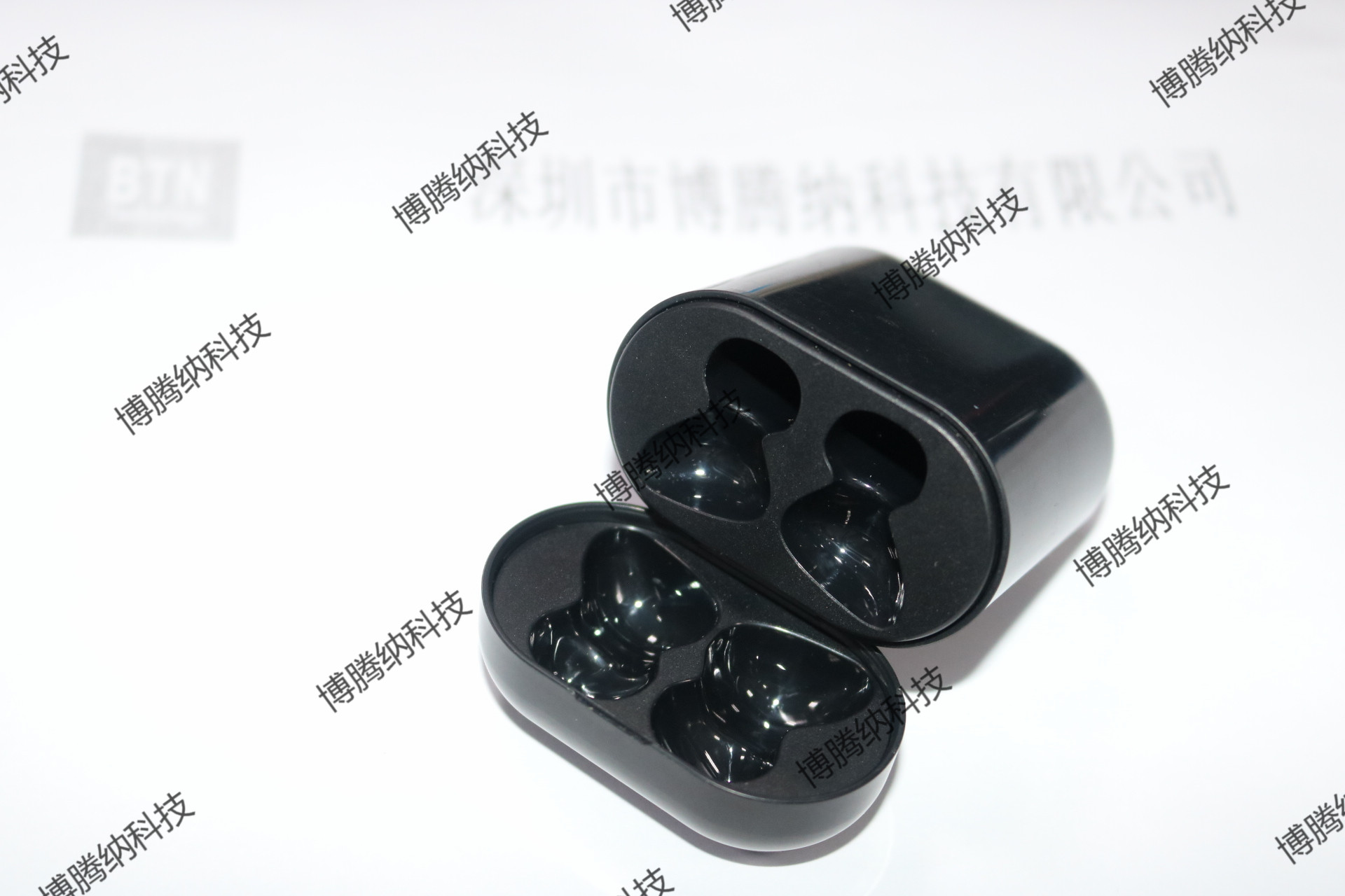 TWS無(wú)線(xiàn)藍(lán)牙耳機(jī)_注塑加工